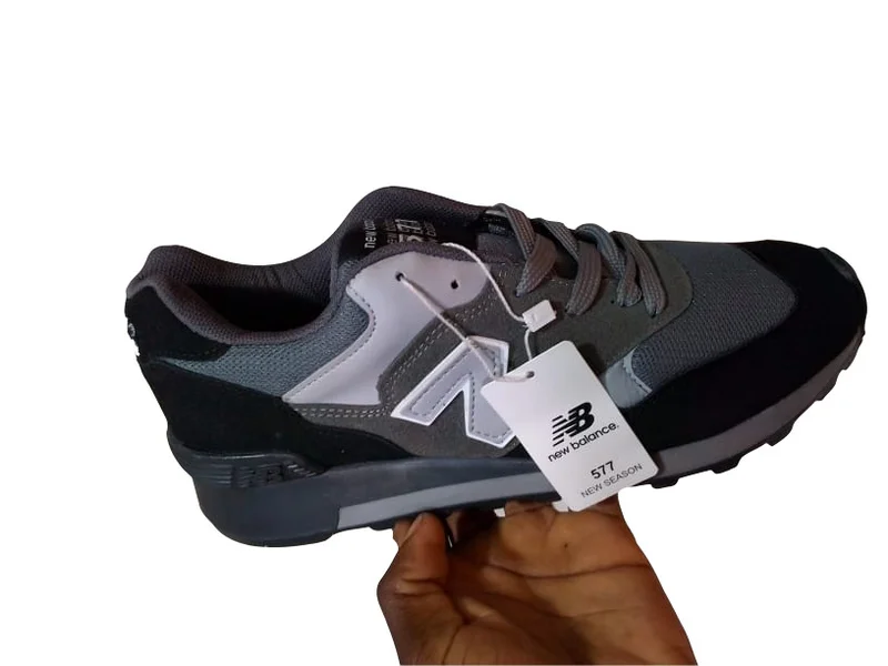 black-grey_new_balance_sports__shoes_sneakers_2.webp