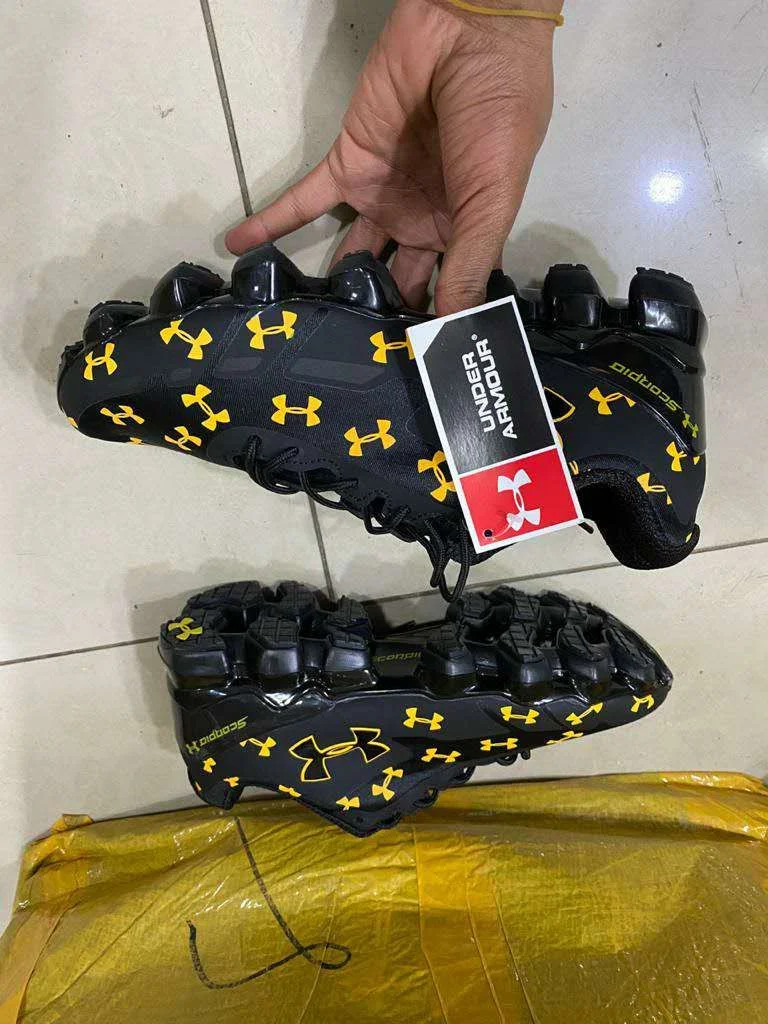 black-mustard_new_under_x_armours_men's_scorpio__running_shoes_2.webp