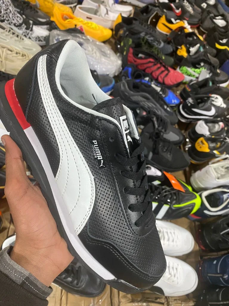 black-white_leather_puma_jogger_sneakers_white_sports_shoe_2.webp
