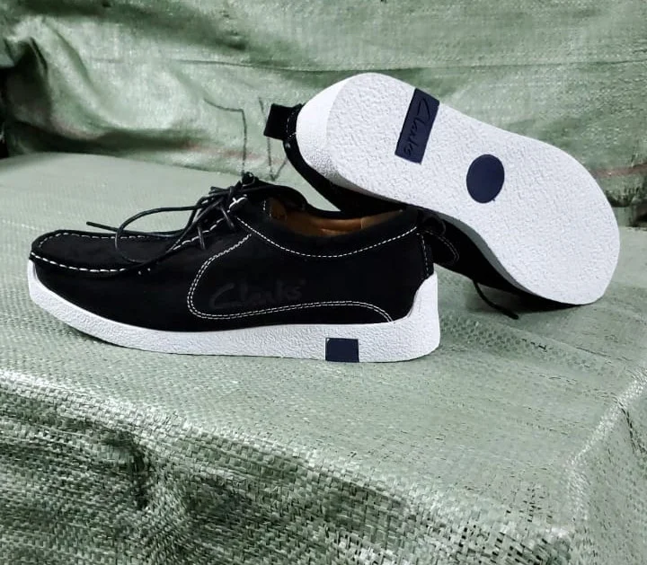 black-white_men_casual_clarks_garantie_acheter_clarks_2.webp