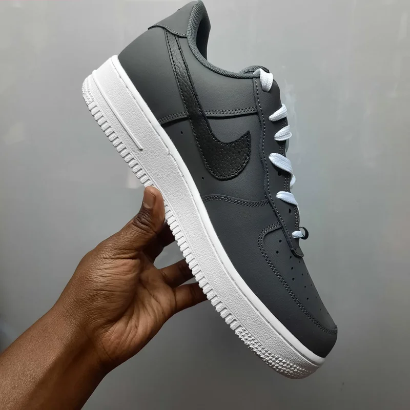 black_white_nike_air_force_1_low_g-dragon_peaceminusone_2.webp