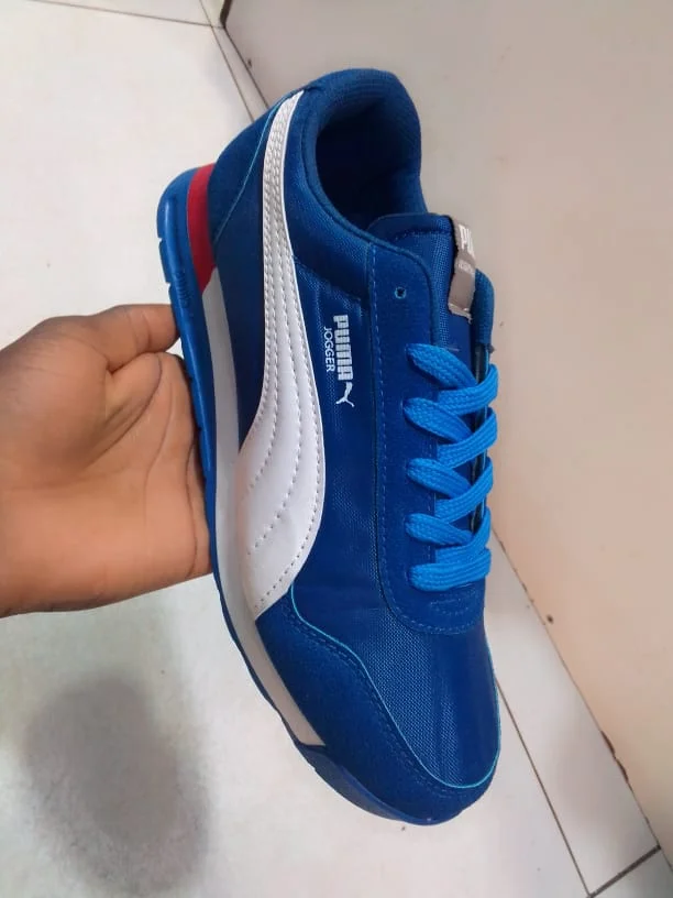 blue_-_white_puma_jogger_sneakers_sports_shoe_2.webp