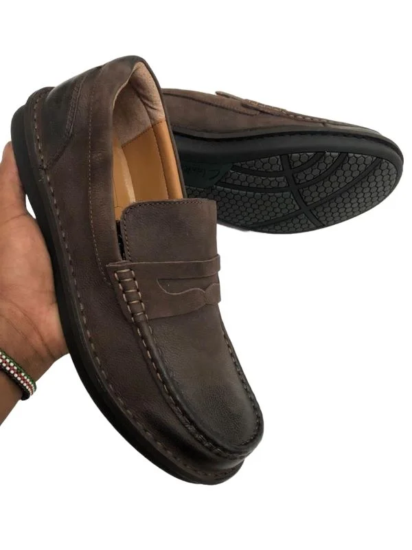 brown_clarks_slip-on_loafers_2.webp