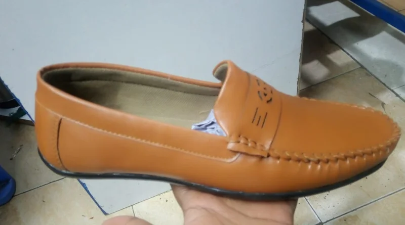 brown_men_loafer_shoes_2.webp