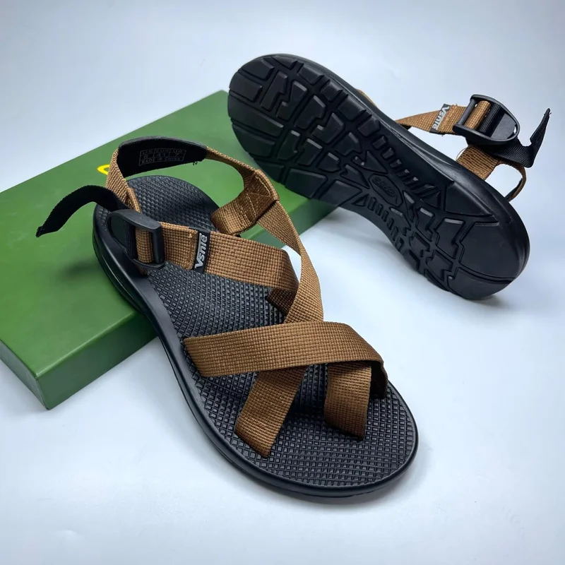 brown_black_strap_sandals_outdoor_beach_men_open_toe_comfortable_men_sandals_2.webp