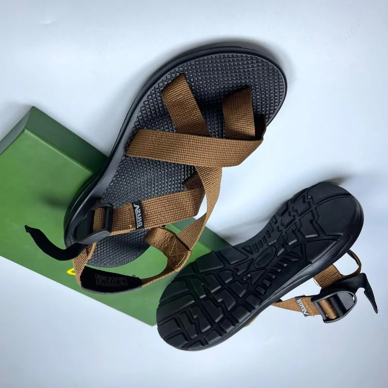 brown_black_strap_sandals_outdoor_beach_men_open_toe_comfortable_men_sandals_3.webp