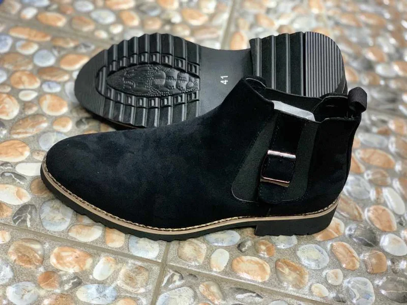 cacatua_men's_chelsea_boots_suede_leather_2.webp