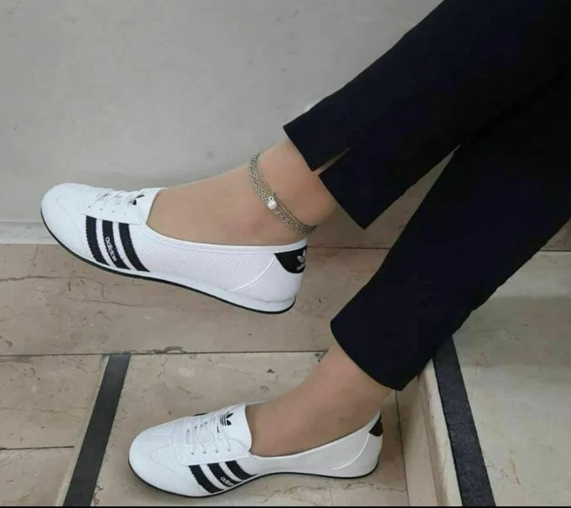 casual_shoes_elegant_adidas_ladies_shoes_flat_ladies_shoes_2.webp
