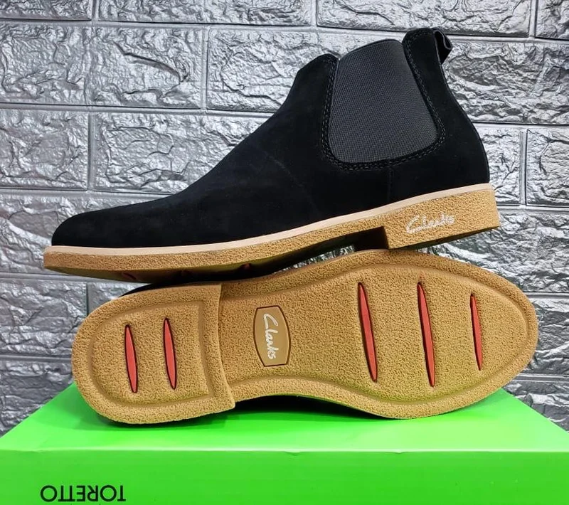 clarks_chelsea_boots_fashion_men_2.webp