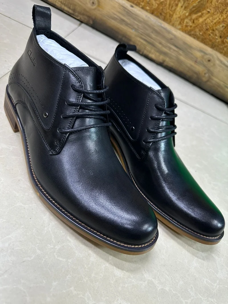 clarks_gentle_premium_leather_boot_shoe-black_2.webp