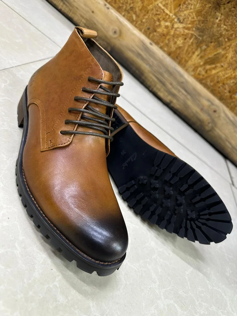 clarks_leather_work_ankle_laced_boot_-_limited_edition_2.webp