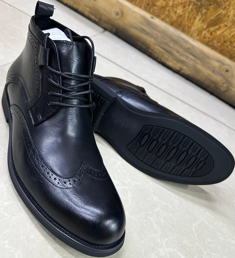 clarks_leather_work_ankle_laced_chukka_boot_-_limited_edition_2.webp