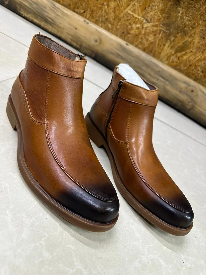 clarks_leather_work_ankle_zipper_boot_-_limited_edition_2.webp