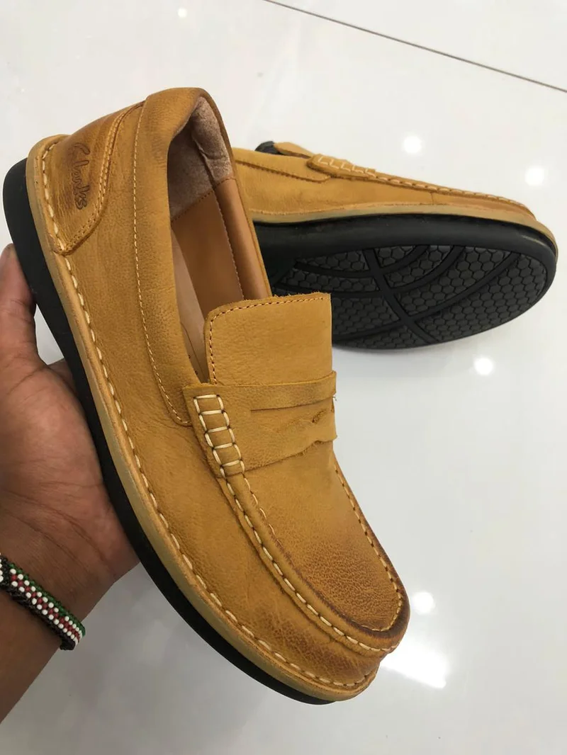 clarks_slip-on_loafers_2.webp