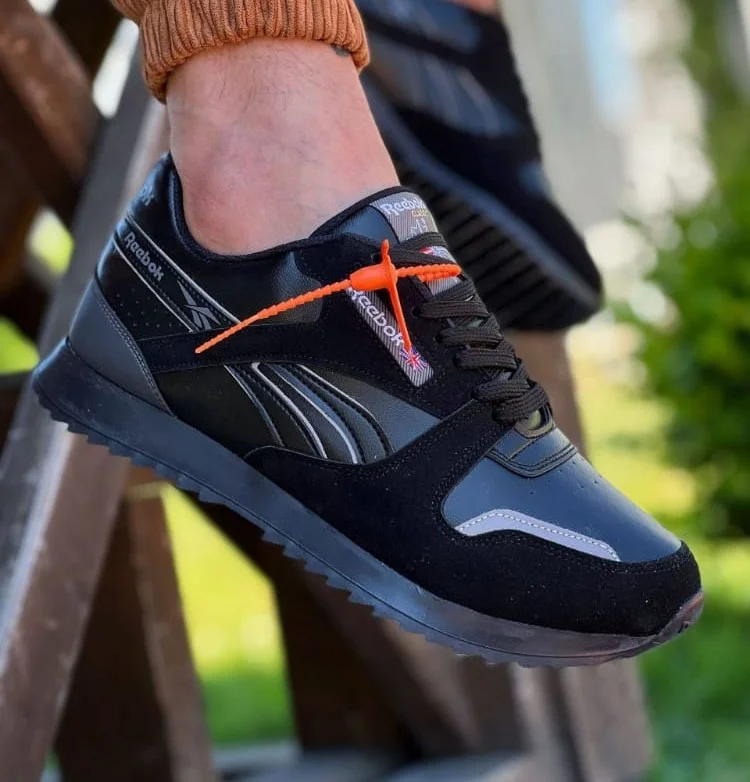 classic_leather_reebok_black_grey_2.webp