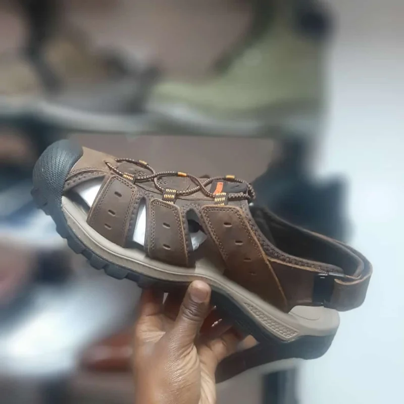 classic_sports_outdoor_leather_close_strap_sandals_2.webp