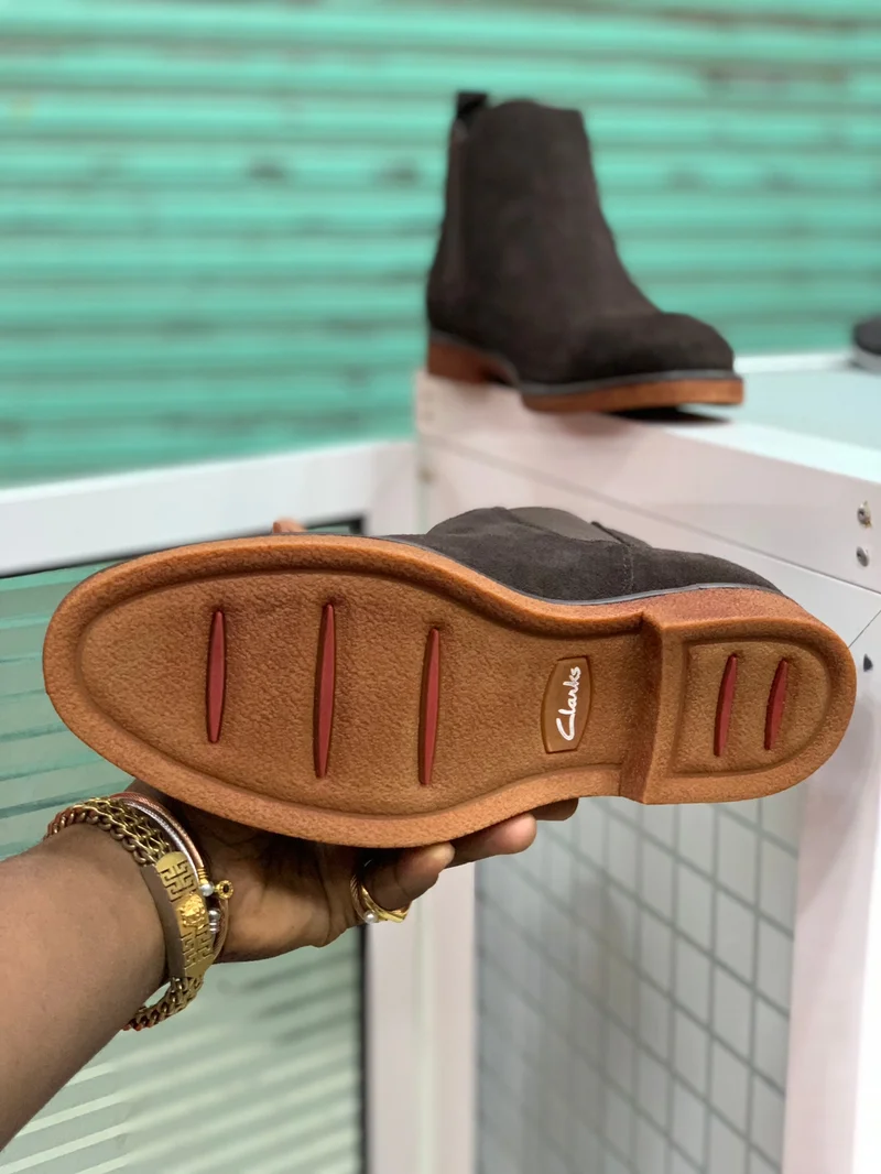 coffee_brown_clarks_leather_chelsea_boots_fashion_men_2.webp