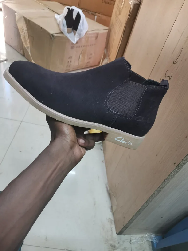 coffee_clarks_chelsea_boots_fashion_men_2.webp