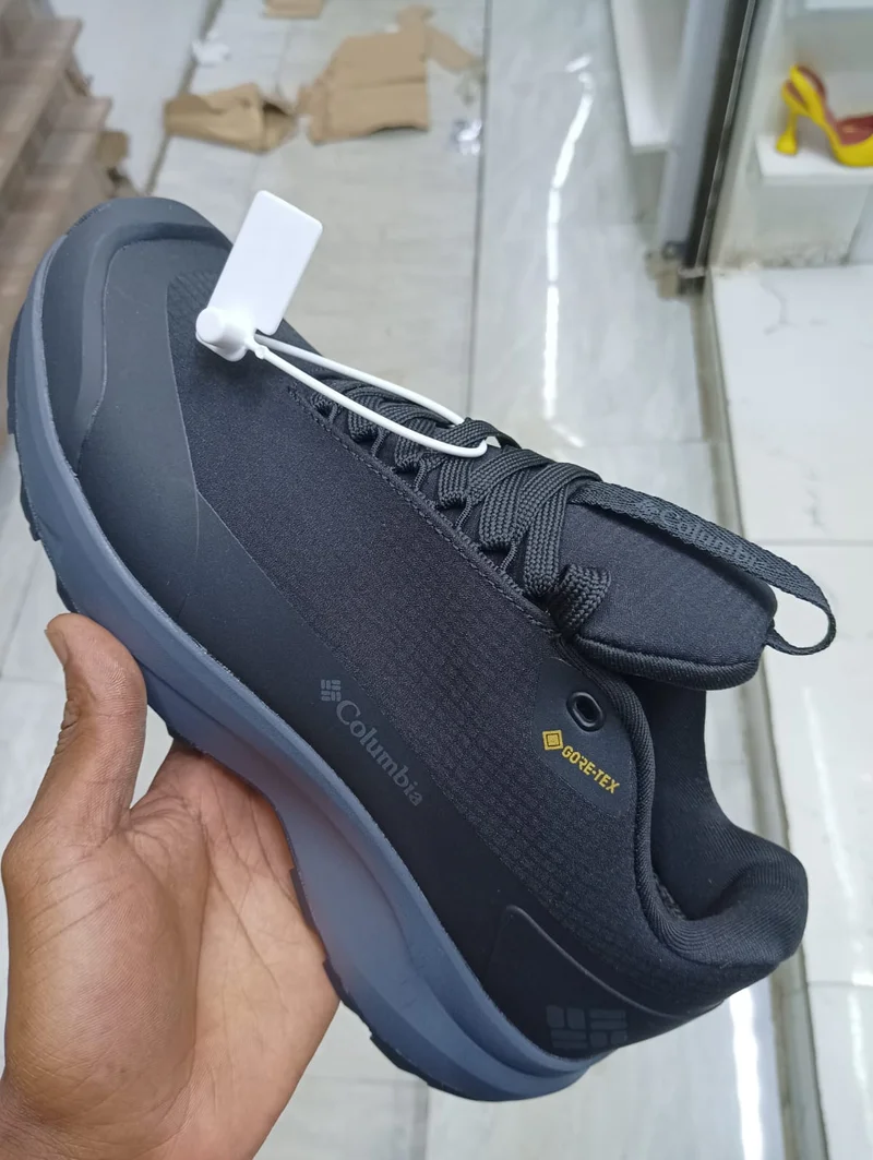 columbia_sports_shoes_mens_sneakers_2.webp