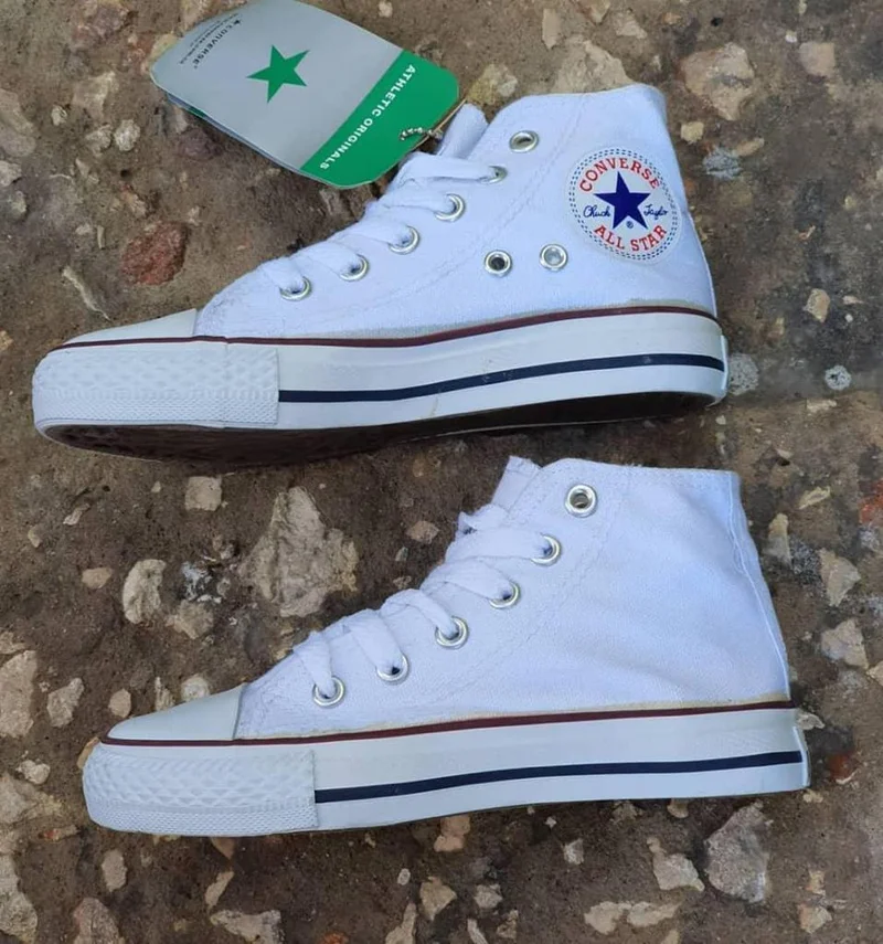 converse_chuck_taylor_hi_sneakers_2.webp