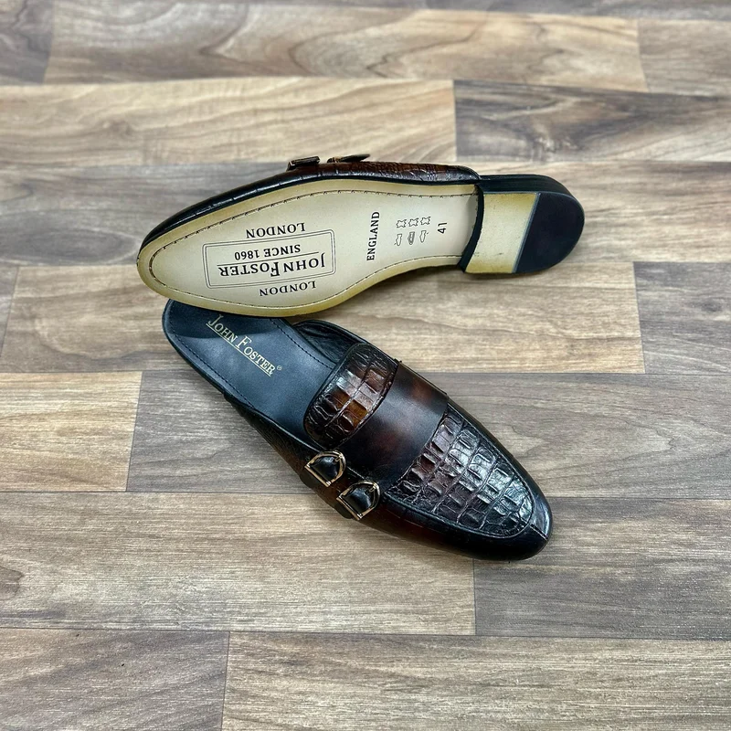 crocodile_leather_men’s__sandals_2.webp