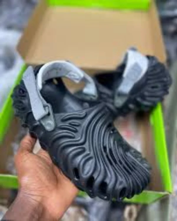 crocs_pollex_x_salehe_bembury_clog_-black_summer_beach_clogs-shoes-sandals_2.webp