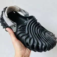 crocs_pollex_x_salehe_bembury_clog_-black_summer_beach_clogs-shoes-sandals_3.webp