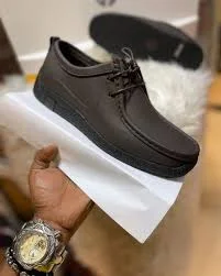 dark_brown__men’s_clarks_loafers_2.webp