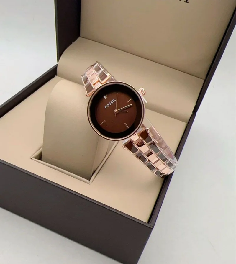 dark_brown_gold_women_fossil_watch._2.webp