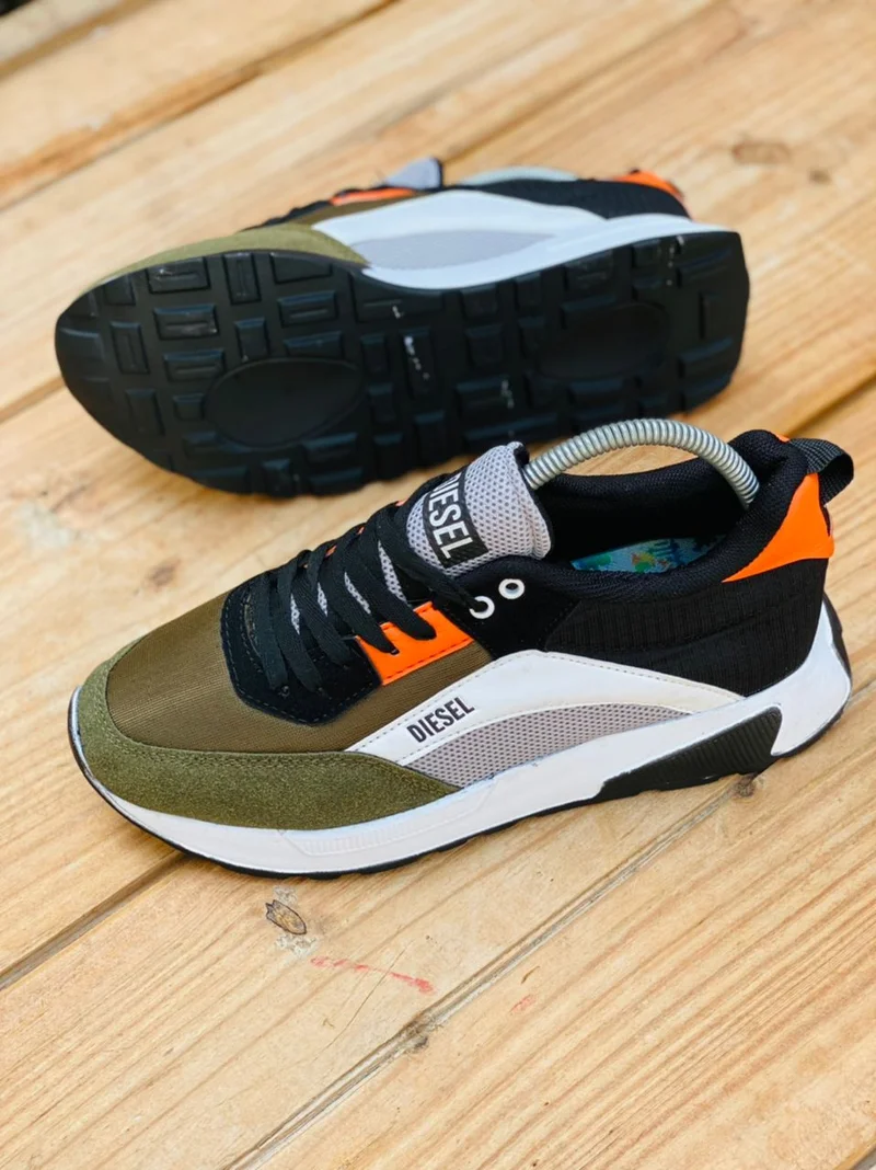 diesel_sneakers_panelled_low_top_shoes_2.webp