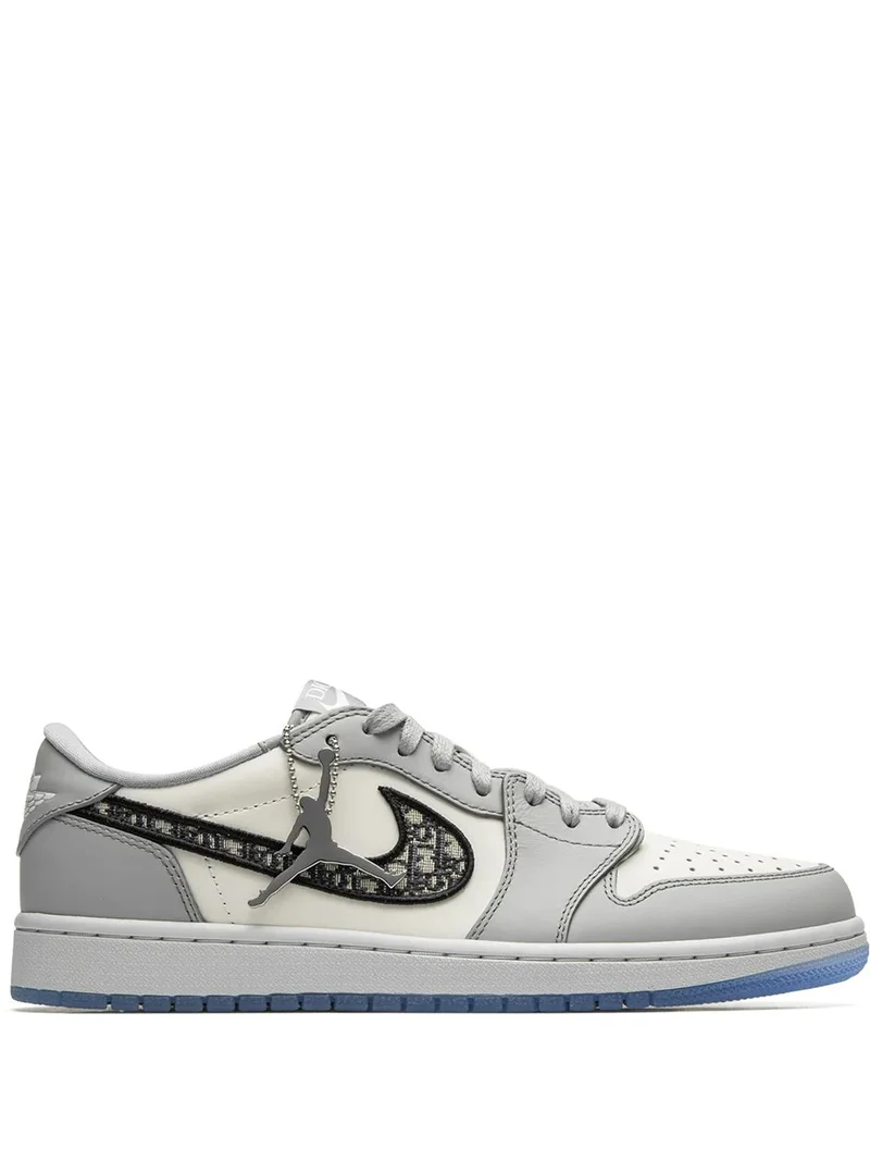 dior_air_jordan_1_low_sneakers_3.webp