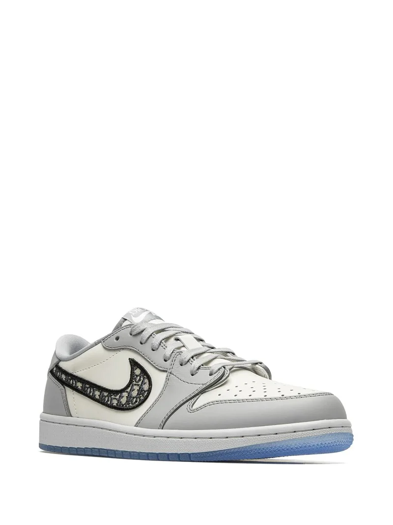 dior_air_jordan_1_low_sneakers_4.webp