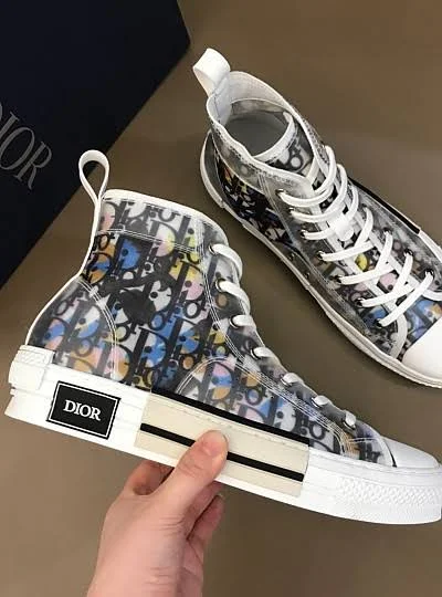 dior_and_alex_foxton_multicolor_motif_dior_oblique_canvas_b23_high-top_sneaker_2.webp