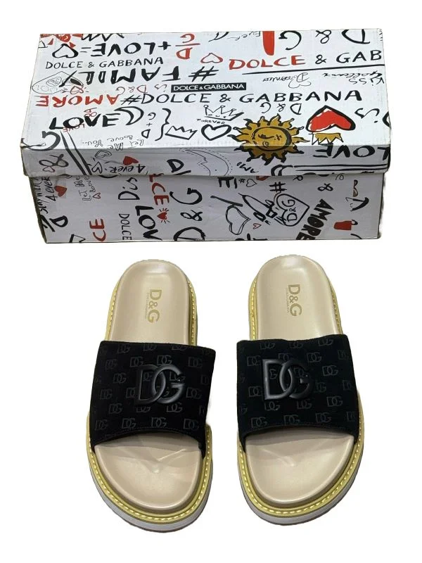 dolce_&_gabbana_slides_2.webp
