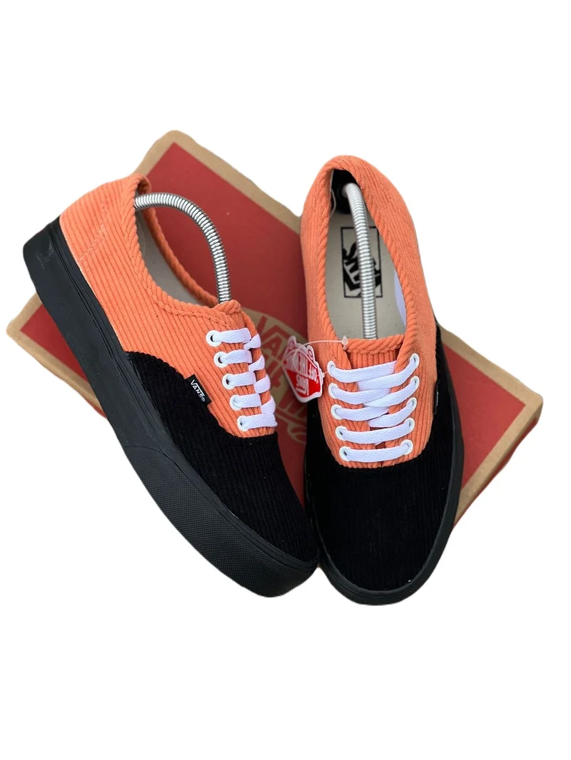 fabric_double_sole_corduroy_vans_of_the_wall_orange_and_black_unisex_2.webp