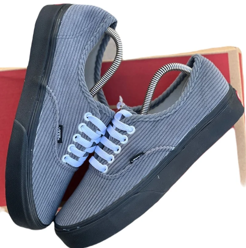 fabric_double_sole_vans_of_the_wall_sneakers_grey_-_black_sole_2.webp