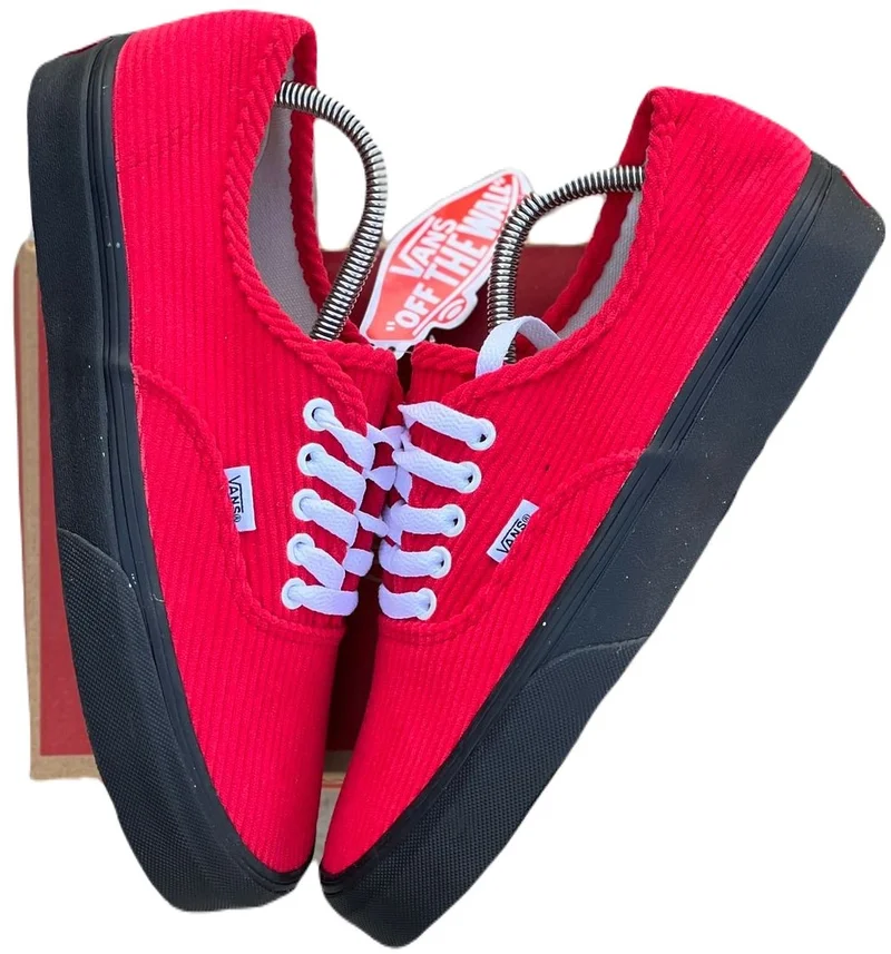 fabric_double_sole_vans_of_the_wall_sneakers_red_-_black_sole_2.webp