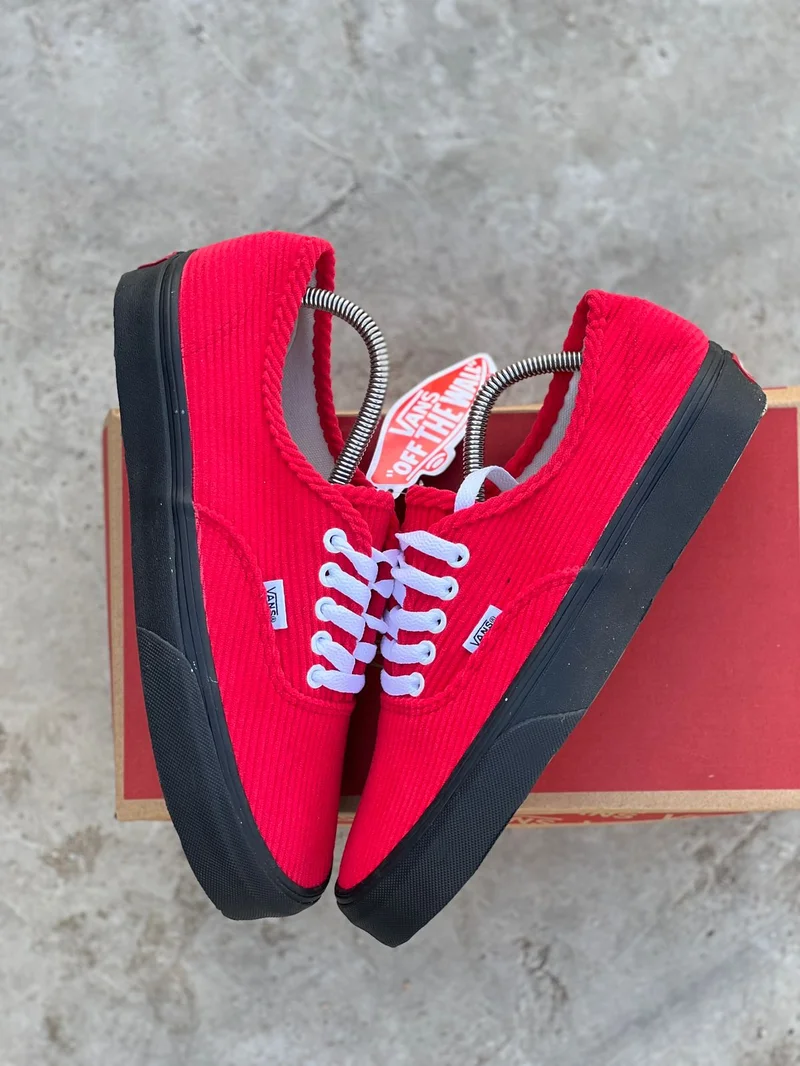 fabric_double_sole_vans_of_the_wall_sneakers_red_-_black_sole_3.webp