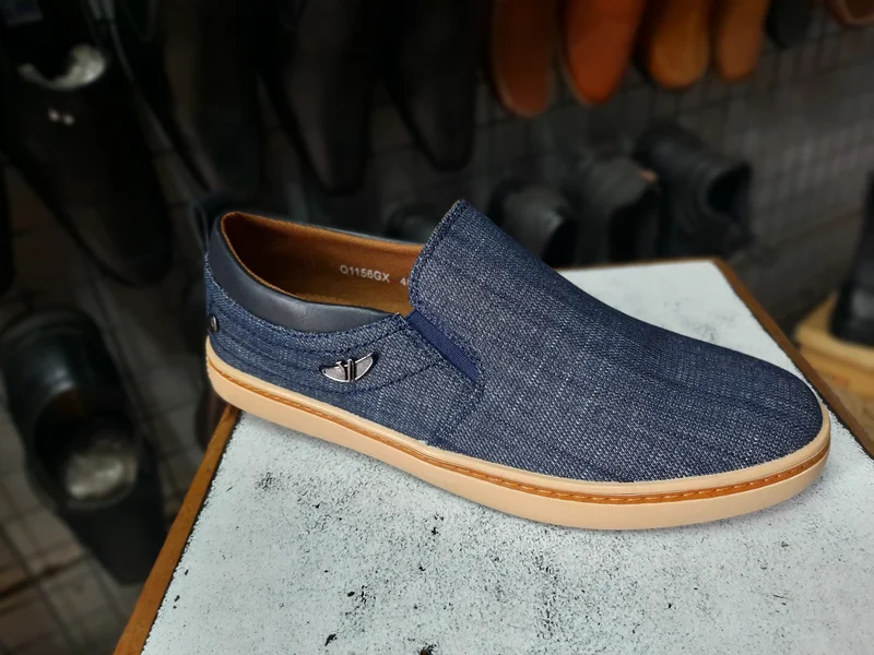 fashion_men's_sneakers_casual_loafers_slip_on_2.webp