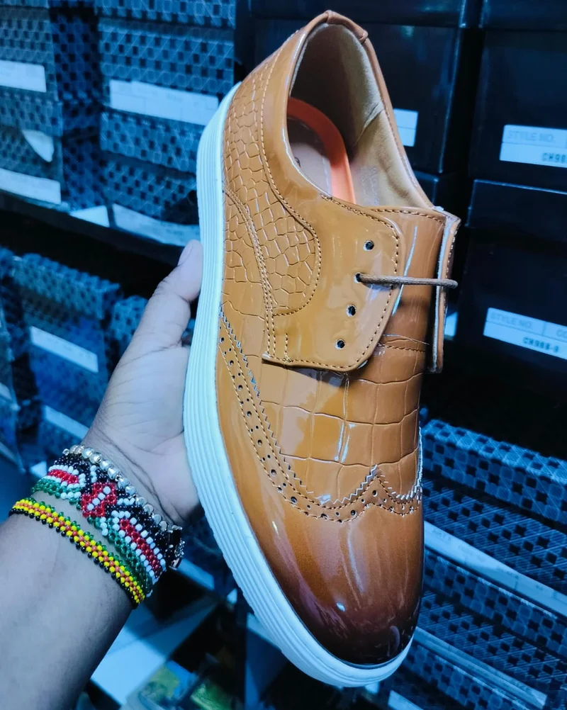 fashionable_men_e_&_g_classic_wetlook_brogue__casual_shoes_-_laced_brown_2.webp