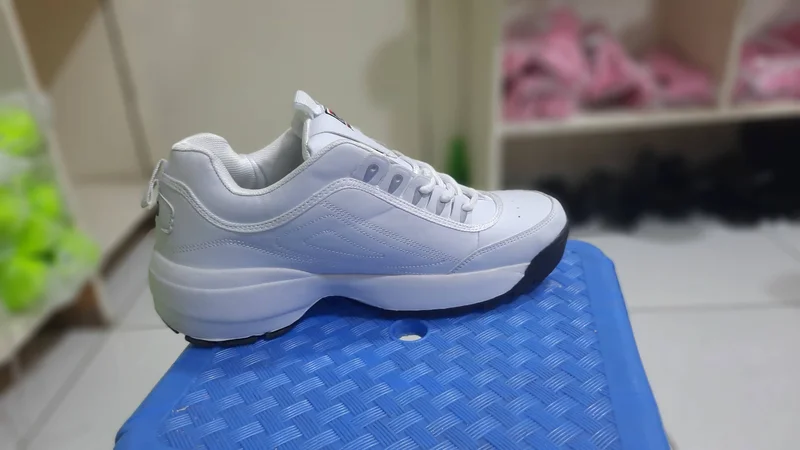 fila_disruptor_men_shoes_2.webp