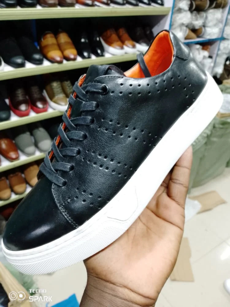 genuine_boludi_leather_sneakers_comfortable_flexible_sneakers_2.webp