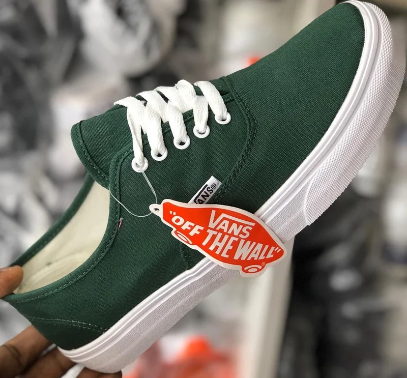 green-white_vans_off_the_wall_casual_shoes_2.webp