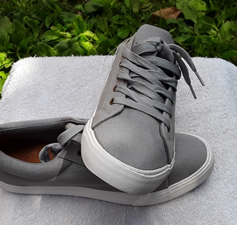 grey__fancy_sneakers_4.webp