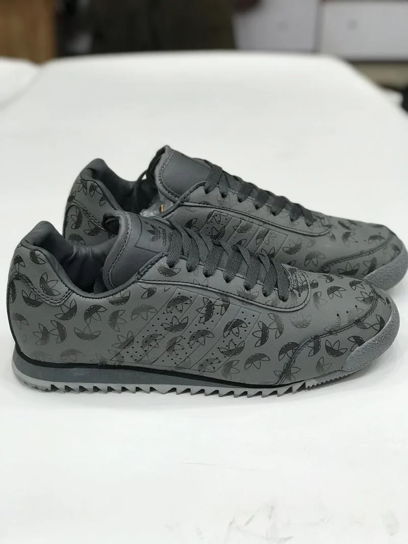 grey_adidas_men_low_top_casual_shoes_lightweight_sports_shoes_2.webp