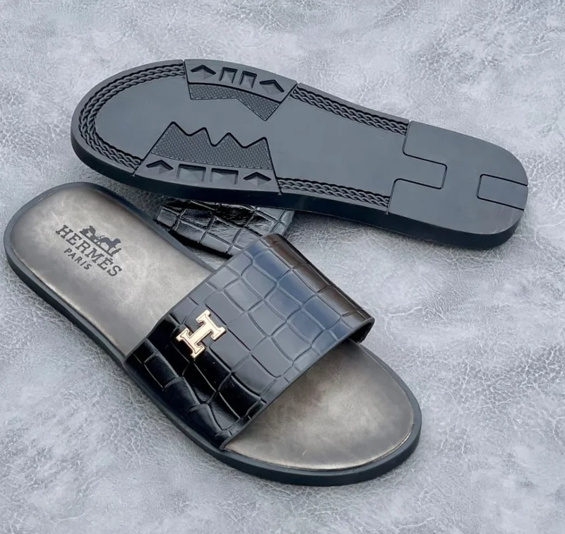 hermes_palm_slippers__a_timeless_classic_2.webp