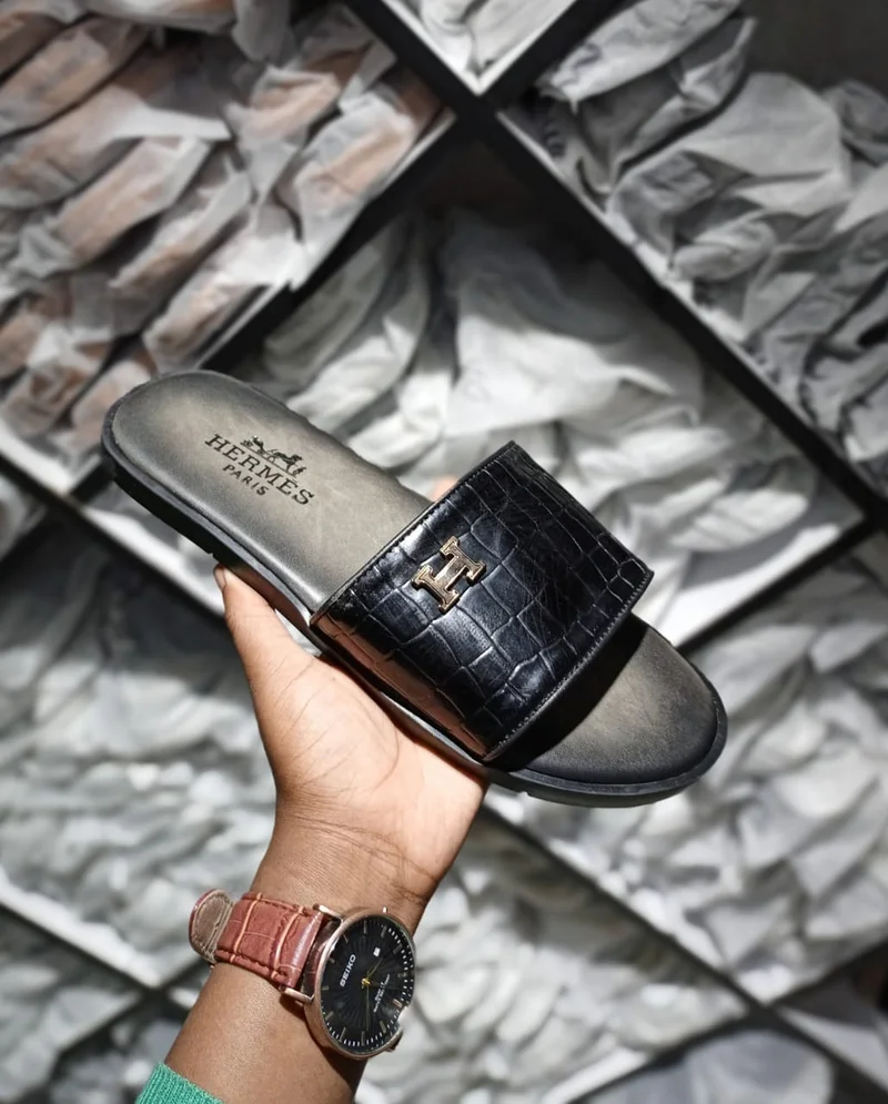 hermes_palm_slippers__a_timeless_classic_3.webp