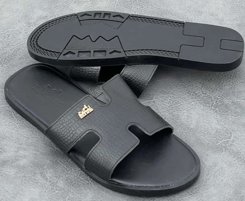 hermès_chypre_leather_slide_sandals_-_black_2.webp