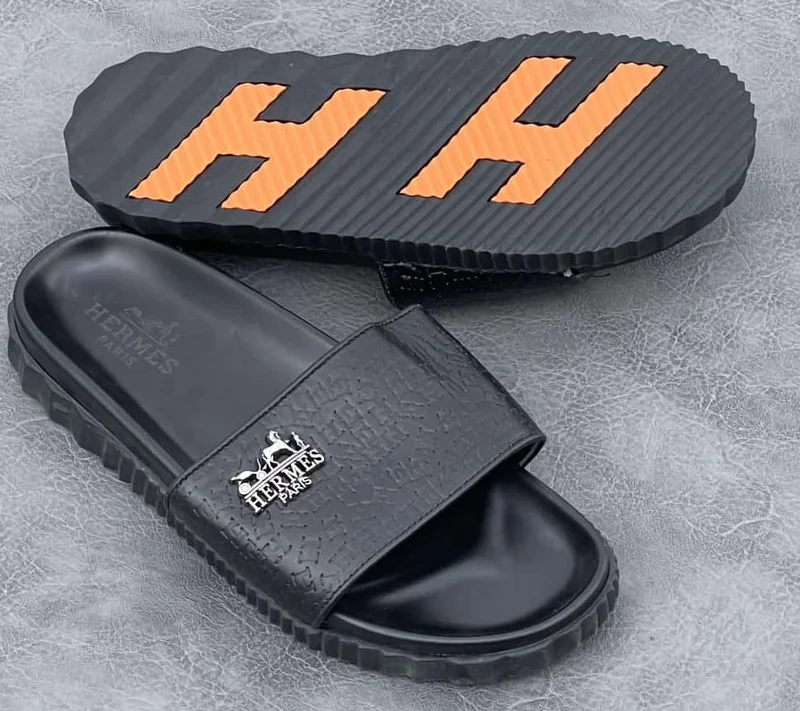 hermès_slide_sandals_-_black_2.webp