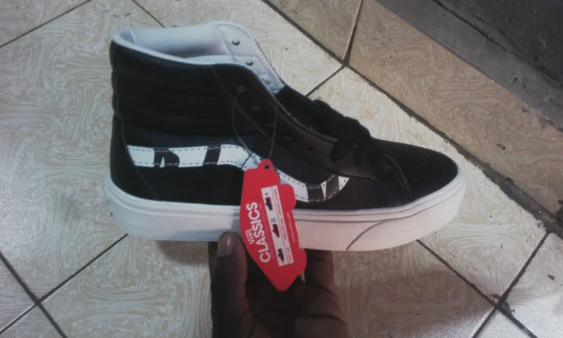 high-cut_classics_vans_casual_shoes_2.webp